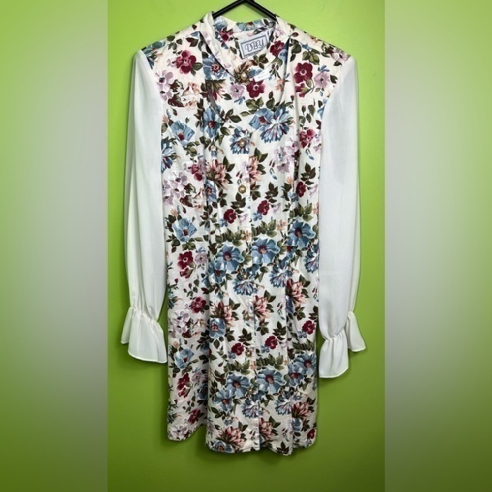 D.B.Y. USA floral vintage dress size 11/12 pit to pit 19.5in length 35in
